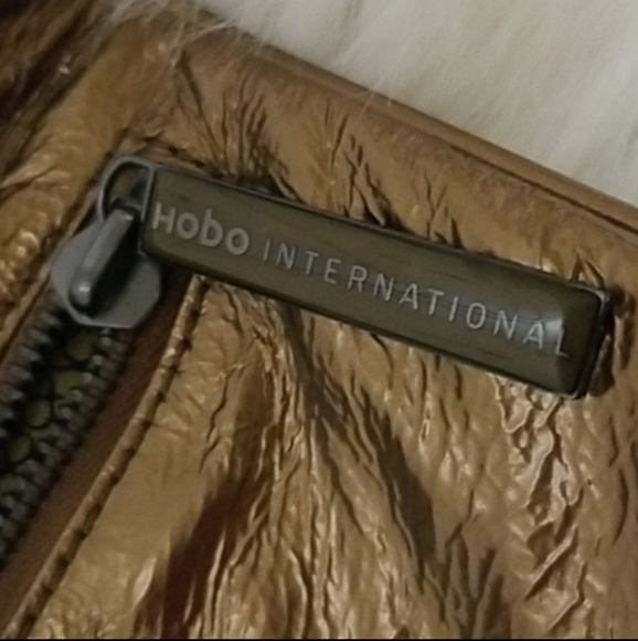 Hobo International Skyler bronze metallic leather fold-over kiss closure clutch - Picture 6 of 16